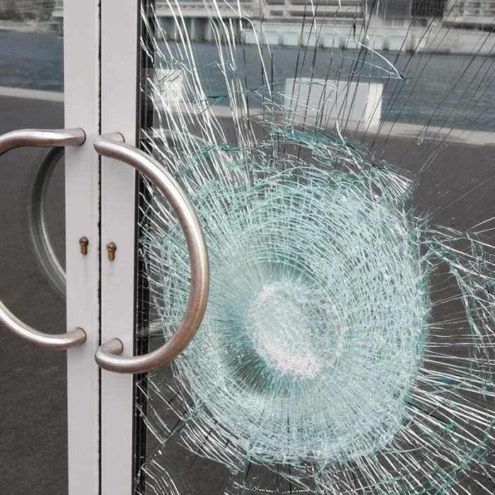 Folie De Securitate Aspect Transparent, Lungime 5 m, Latime 1.52 m, Grosime 120 my, Aplicatie Interior-Folie De Securitate Si...