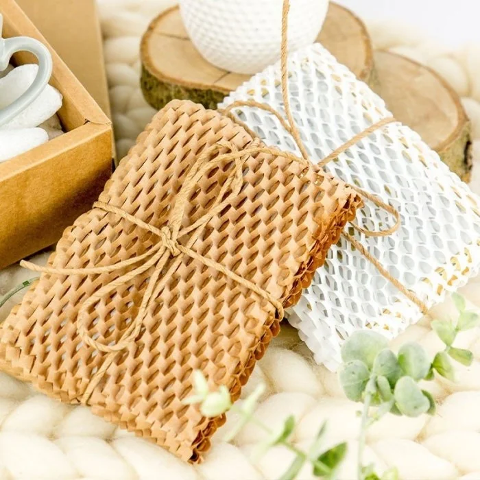 Hartie Kraft Honeycomb Standard 80 g Lungime 100/180M m, Latime 400 mm, Culoare Alb, Gramaj 80/85 gr-Hartie Pentru Ambalare