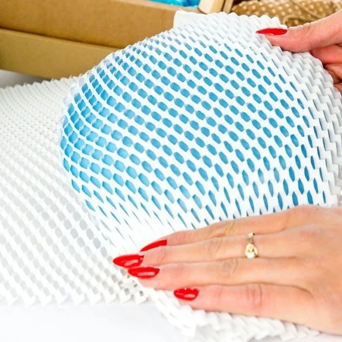Hartie Kraft Honeycomb Standard 80 g Lungime 100/180M m, Latime 400 mm, Culoare Alb, Gramaj 80/85 gr-Hartie Pentru Ambalare