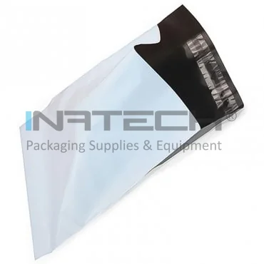 Plic Curierat Standard Dimensiuni 450 x 550 mm, Clapeta 50 mm, Culoare Alb / Negru, Buc / Pachet 100