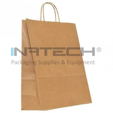 Papírzacskó sodrott füllel, 250 x 110 x 370 mm méretben, zsinórfüllel, 90 g/m² papírból, natúr színben, 100 db/csomag