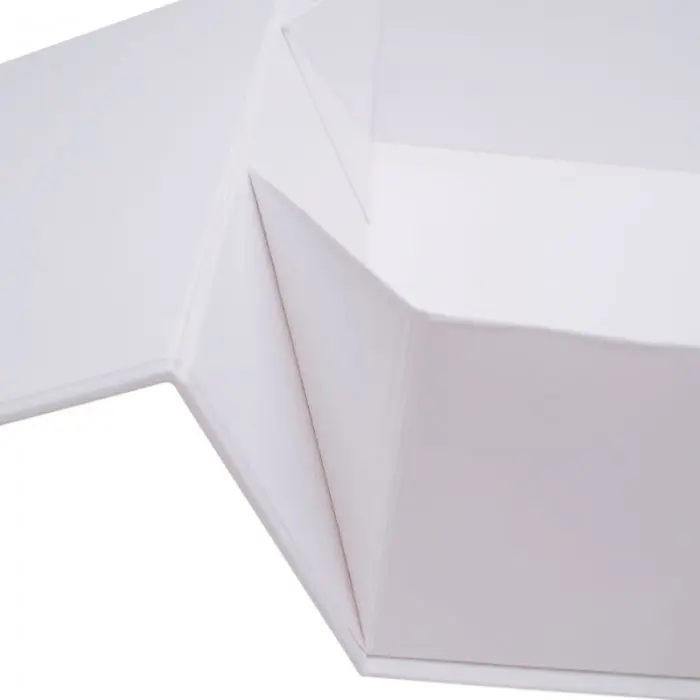 Mágneszáras ajándékdoboz 350 x 250 x 100 mm, kemény kartonból
