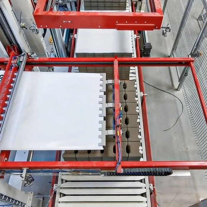 Masina Automata Pentru Legarea Orizontala A Paletilor-Masini de legat integrate in linia de productie